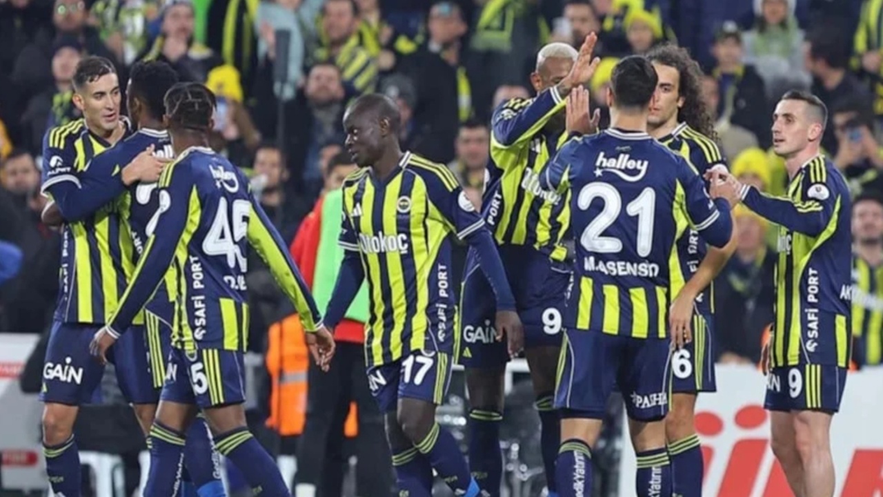 Fenerbahçe’de Trabzonspor Mesaisi: Kamp Kadrosu Açıklandı, İki İsim Yok